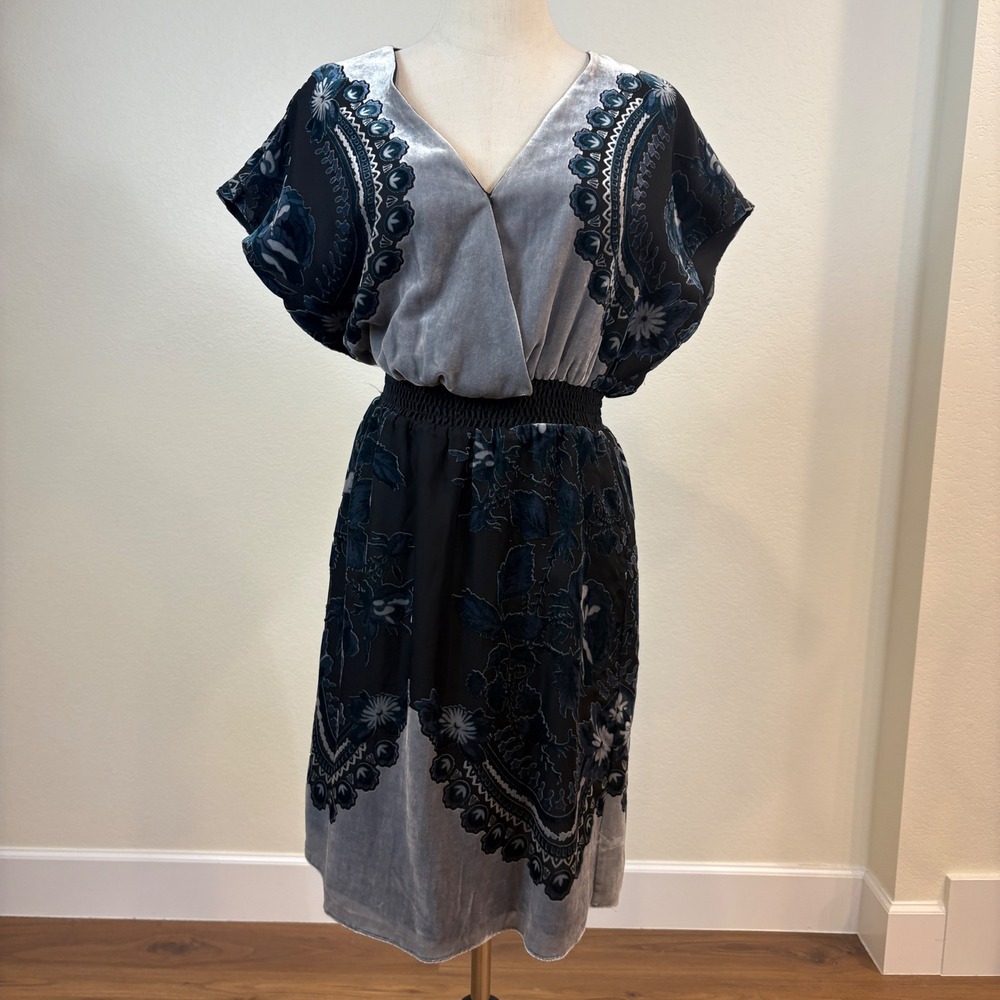 Le Lis Blanc Velvet Burnout Dress P‎ Grey Black Floral V-Neck Boho whimsigoth